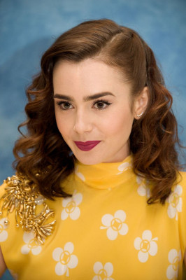Lily Collins pic #979094