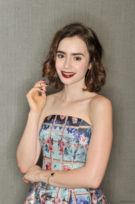 Lily Collins pic #702733