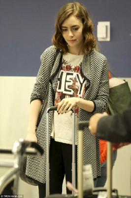Lily Collins pic #665117