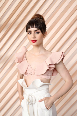 Lily Collins pic #971740