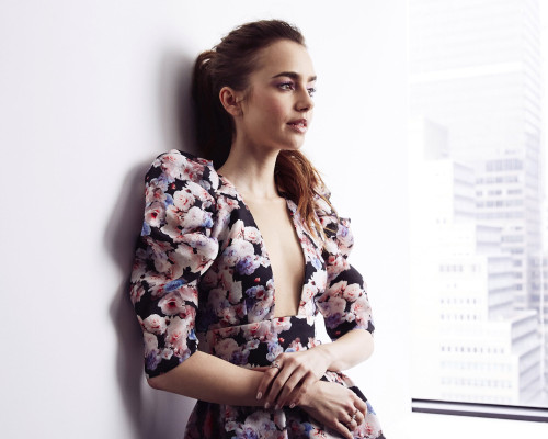 Lily Collins pic #1159428