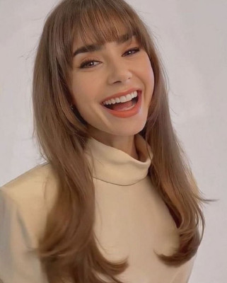 Lily Collins