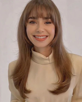 Lily Collins