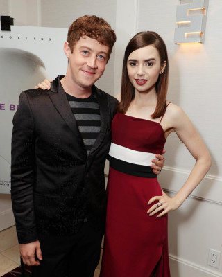 Lily Collins pic #979092