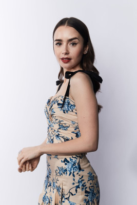 Lily Collins pic #1132761