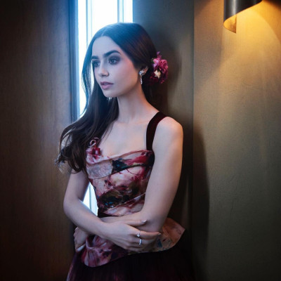 Lily Collins – Vanity Fair Oscar Party Portrait February 2019