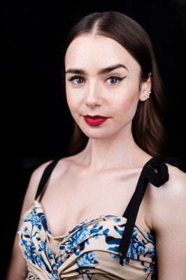 Lily Collins pic #1132773