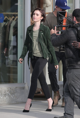 Lily Collins pic #909703