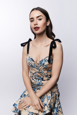 Lily Collins pic #1132759