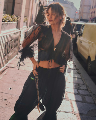 Lily James by Pip for Chloé Fall 2025 Show at PFW 03/06/2025