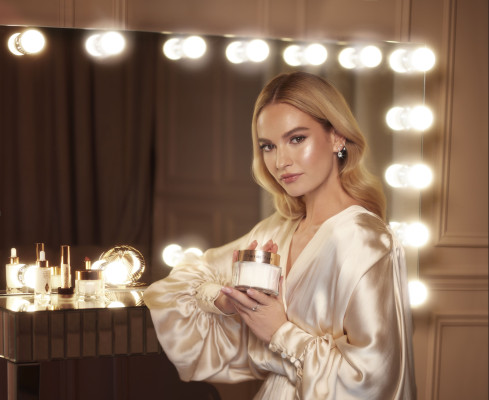 Lily James - Charlotte Tilbury &#039;Charlotte&#039;s Magic Cream&#039; (2022)