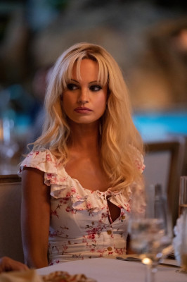 Lily James - Pam &amp; Tommy (2022)