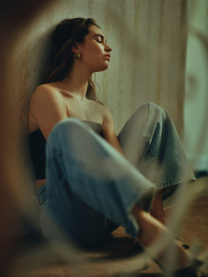 Lily James by Sebastian Sabal-Bruce for Net-a-Porter (2022)