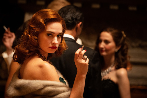 Lily James - Finalmente l&#039;alba (2023)