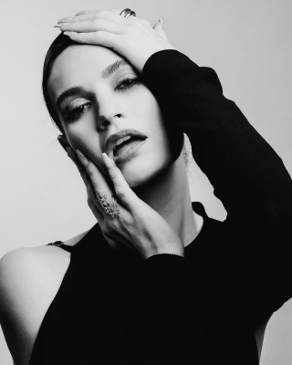 Lily James by Ryan Pfluger for LA Times (Feb 2022)