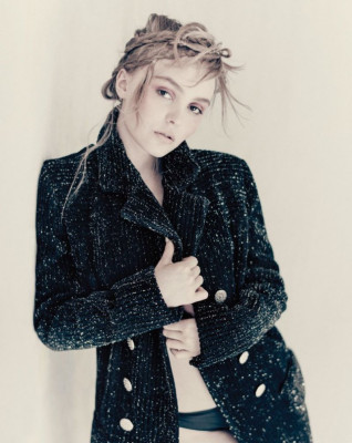 Lily-Rose Depp – VOGUE Magazine Korea September 2018