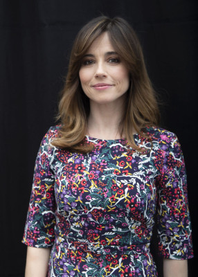 Linda Cardellini – “Dead To Me” Press Conference Portraits in Hollywood