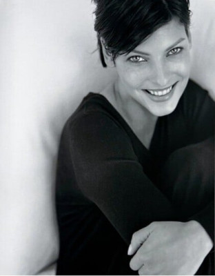 Linda Evangelista for STRENESSE Lookbooks 1995/1996