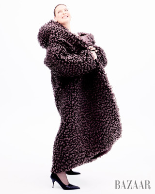 Linda Evangelista for Harper Bazaar US by Anthony Seklaoui