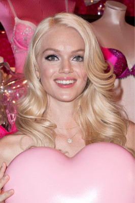 photo 13 in Lindsay Ellingson gallery [id462622] 2012-02-13 00:00:00