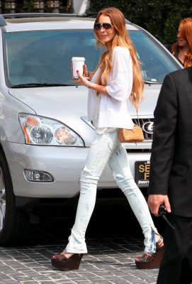 photo 15 in Lindsay Lohan gallery [id185807] 2009-09-04 00:00:00