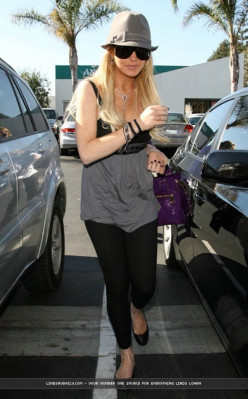 photo 10 in Lindsay Lohan gallery [id149498] 2009-04-17 00:00:00