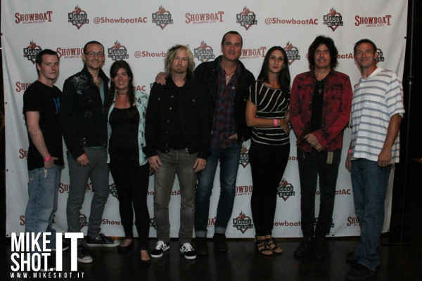 Linkin Park - Chester Bennington with STP in Atlantic City 09/07/2013