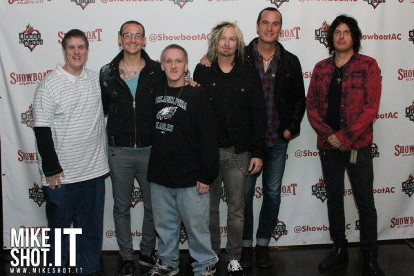 Linkin Park - Chester Bennington with STP in Atlantic City 09/07/2013