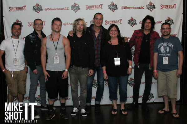 Linkin Park - Chester Bennington with STP in Atlantic City 09/07/2013