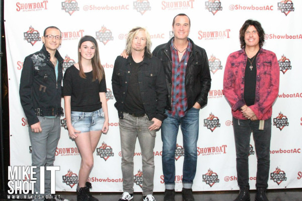 Linkin Park - Chester Bennington with STP in Atlantic City 09/07/2013