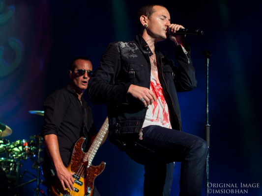 Linkin Park - Chester Bennington with STP in Atlantic City 09/07/2013