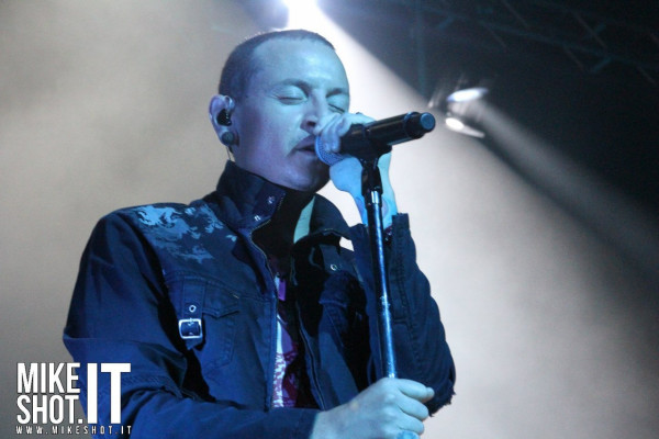 Linkin Park - Chester Bennington with STP in Atlantic City 09/07/2013