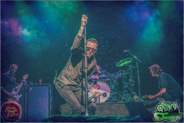 Linkin Park - Chester Bennington with STP in Seattle, Washington 04/08/2015