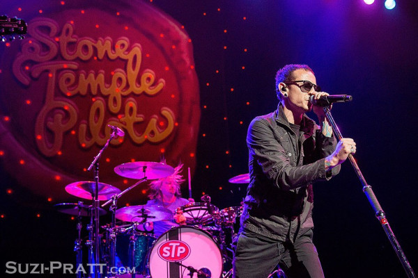 Linkin Park - Chester Bennington with STP in Seattle, Washington 04/08/2015
