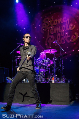 Linkin Park - Chester Bennington with STP in Seattle, Washington 04/08/2015