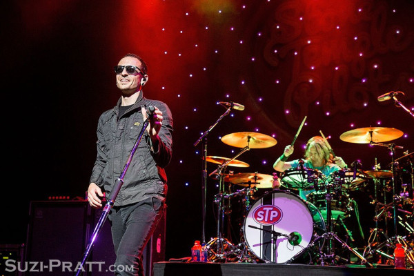Linkin Park - Chester Bennington with STP in Seattle, Washington 04/08/2015