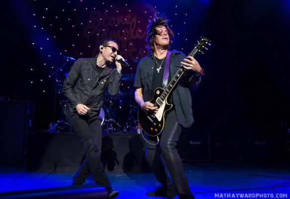 Linkin Park - Chester Bennington with STP in Seattle, Washington 04/08/2015