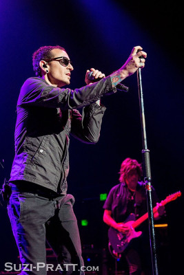 Linkin Park - Chester Bennington with STP in Seattle, Washington 04/08/2015