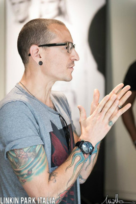 Linkin Park - Chester Bennington at Porsche Design Store in Milan 06/10/2014 