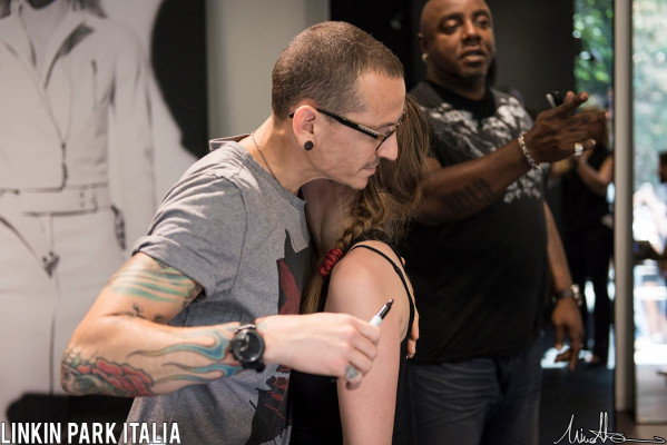 Linkin Park - Chester Bennington at Porsche Design Store in Milan 06/10/2014 