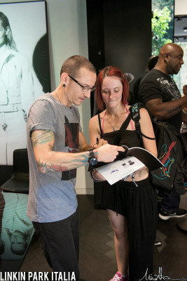 Linkin Park - Chester Bennington at Porsche Design Store in Milan 06/10/2014 