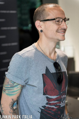 Linkin Park - Chester Bennington at Porsche Design Store in Milan 06/10/2014 