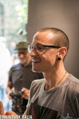 Linkin Park - Chester Bennington at Porsche Design Store in Milan 06/10/2014 