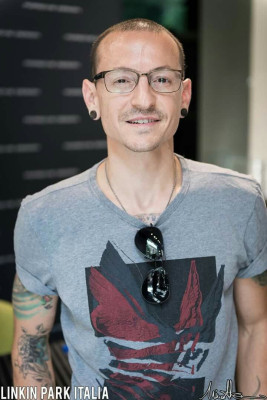Linkin Park - Chester Bennington at Porsche Design Store in Milan 06/10/2014 