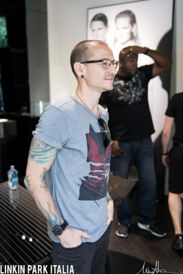 Linkin Park - Chester Bennington at Porsche Design Store in Milan 06/10/2014 