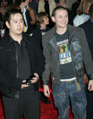 Linkin Park - 32nd Annual American Music Awards in Los Angeles 11/14/2004