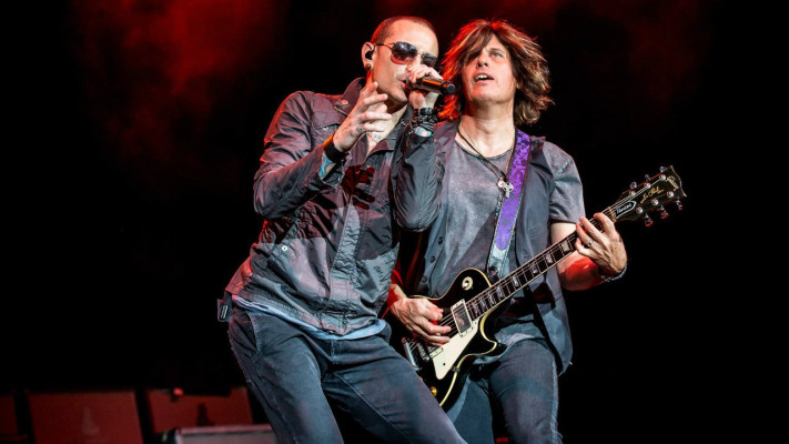 Linkin Park - Chester Bennington at STP Tour in Camden 05/16/2015