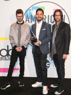 Linkin Park - American Music Awards in Los Angeles 11/19/2017