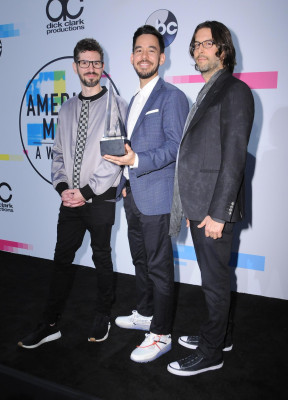 Linkin Park - American Music Awards in Los Angeles 11/19/2017