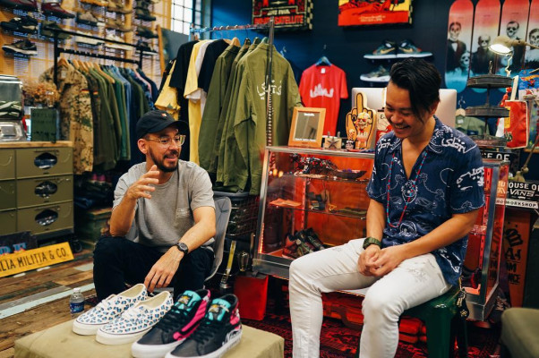 Linkin Park - Mike Shinoda at Sabotage Studio in Singapore 08/21/2018